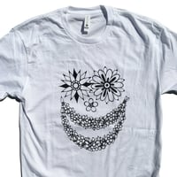 Image 4 of FLOWER FACE - TSHIRT 