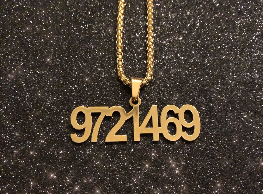 Image of Gold 9721469™️ Piece n’ Chain