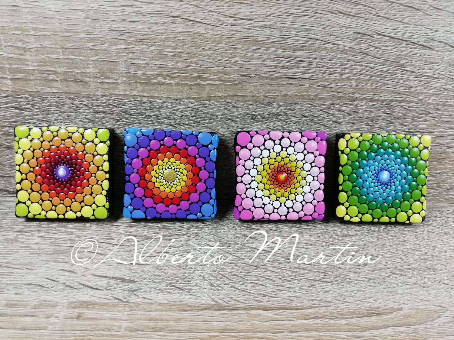 Image of Magnetic painted canvas Mandala. Mandala mini canvas fridge magnet by Alberto Martin