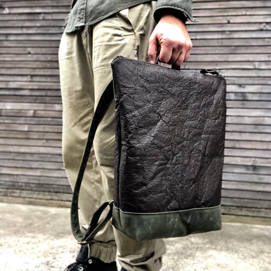 Image of Vegan backpack in Piñatex™ and waxed canvas medium size