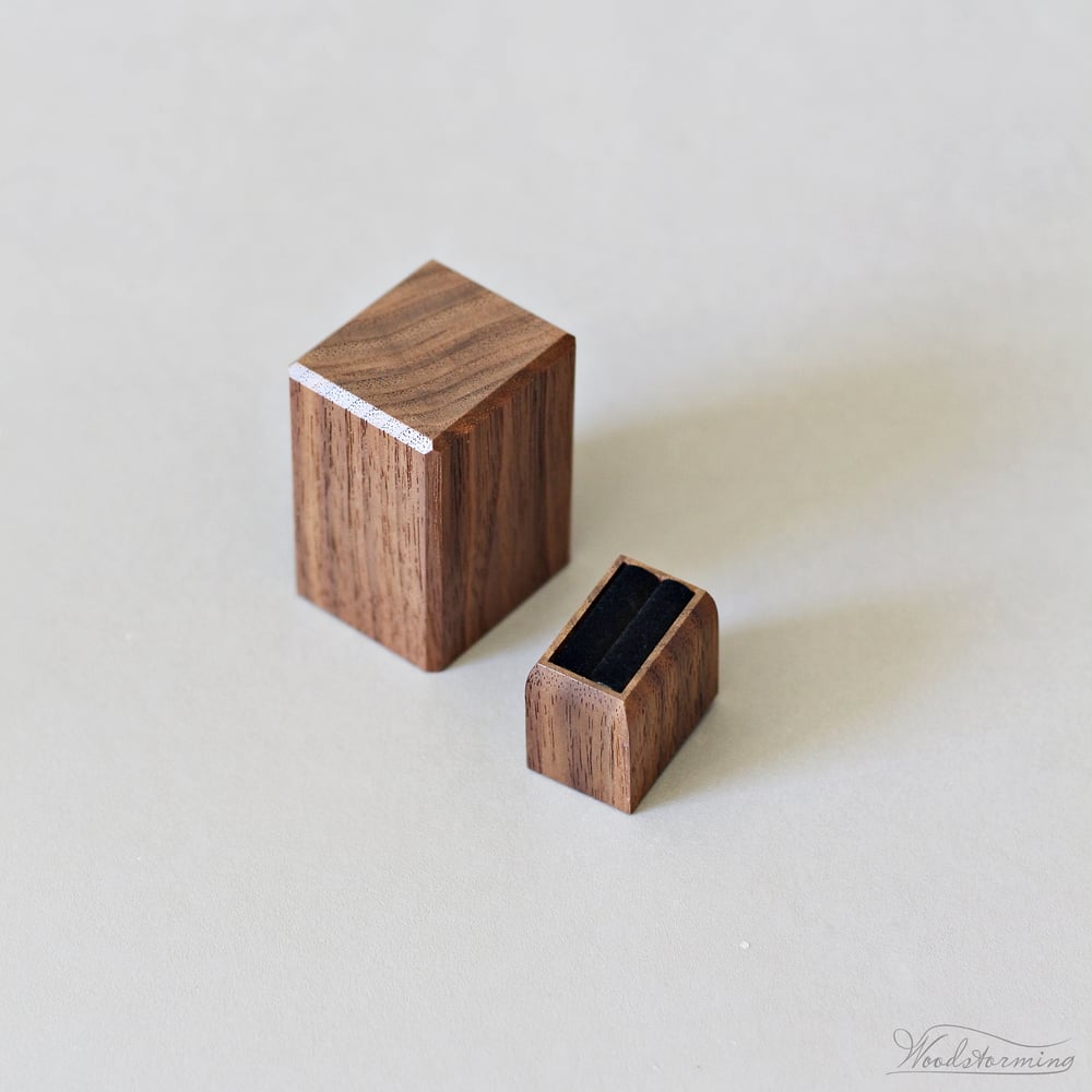 Woodstorming — Wood engagement ring box - proposal ring holder ...