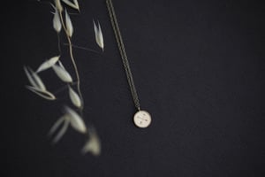 Image of *SALE - WAS £235 * Arrow disk necklace