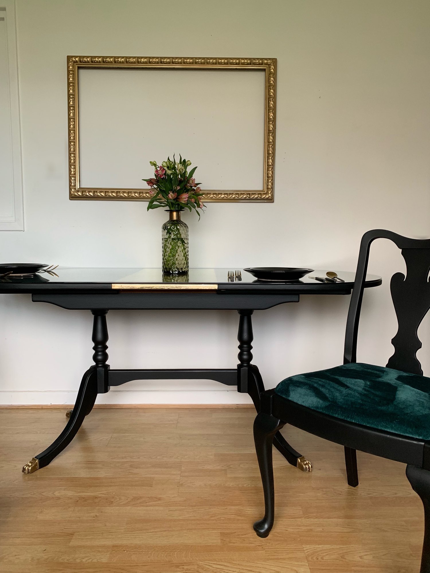 Image of Black & Gold dining table with 6 chairs