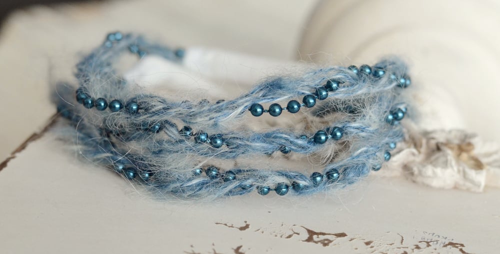 Image of Mohair and pearls braid headband 