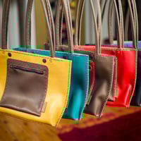 Image 1 of Bolso tote rojo