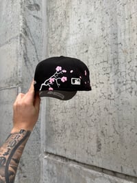 Image 3 of JAPAN FLAG BLACK LOS ANGELES DODGERS CUSTOM FITTED CAP