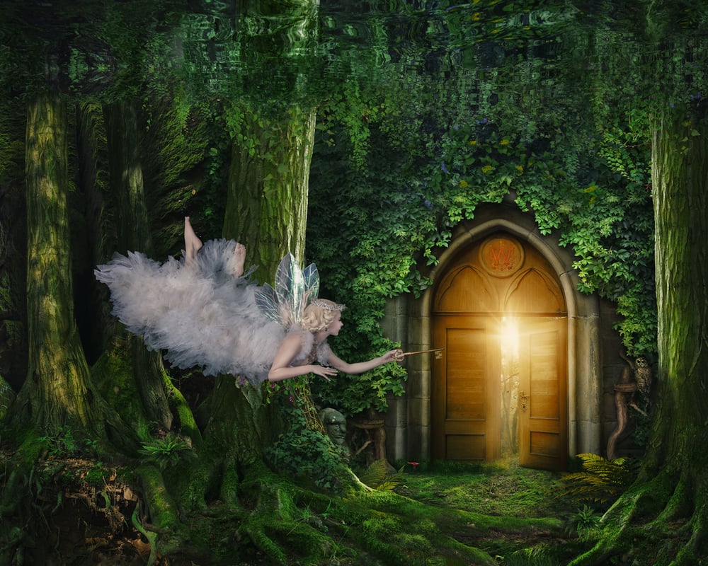 Image of Queen of the fairies Mab and the gate to the Waterland