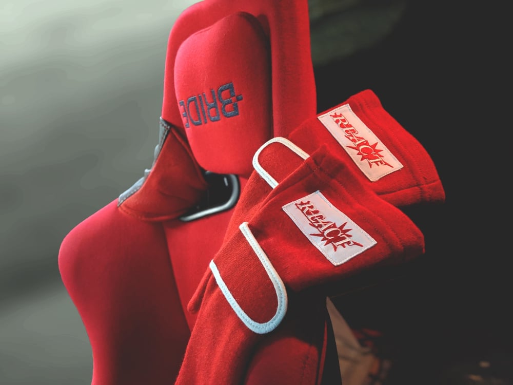 Image of Quick React Gloves - Era Red
