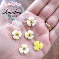 Pale yellow petunias with glitter and diamantes x 10