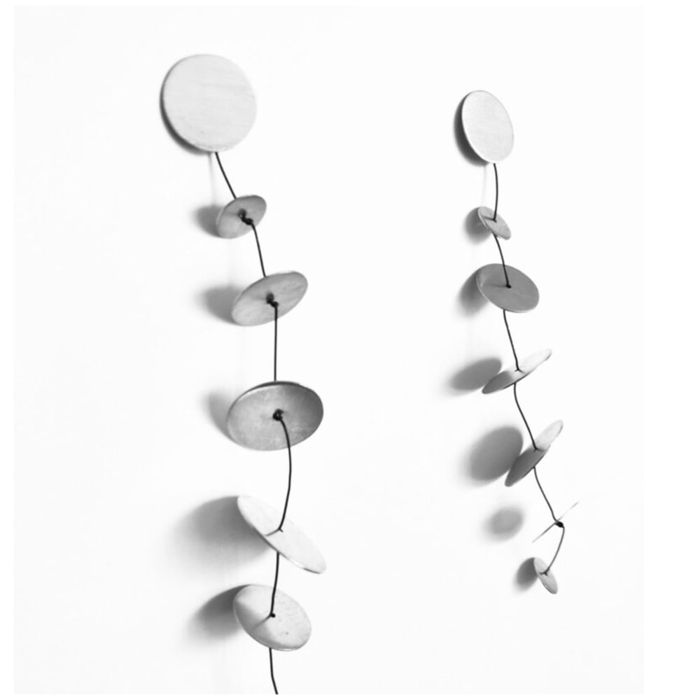 Image of Arracades Calder llargues. Pendientes Calder largos.