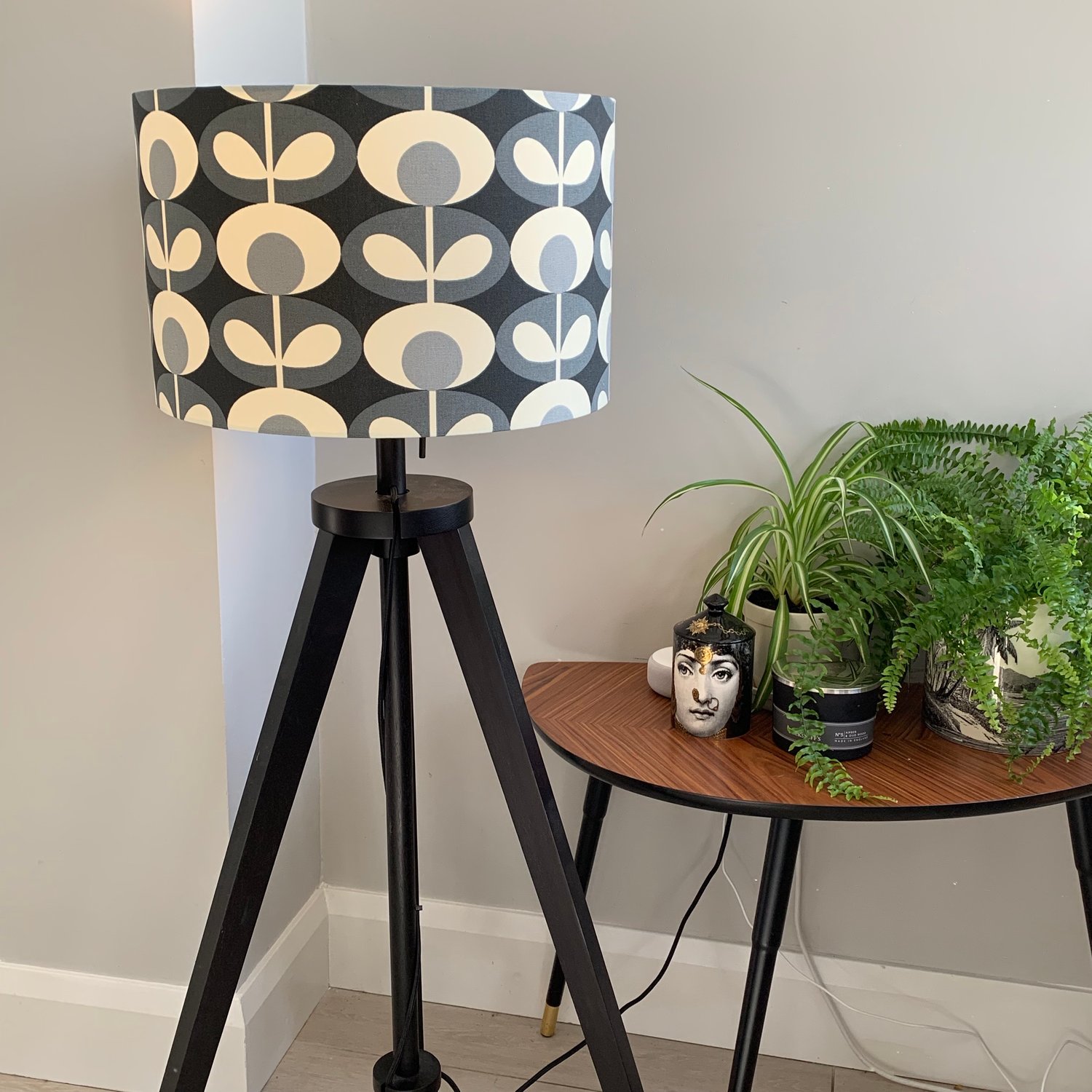 Image of Orla Kiely Oval Flower Cool Grey Shade