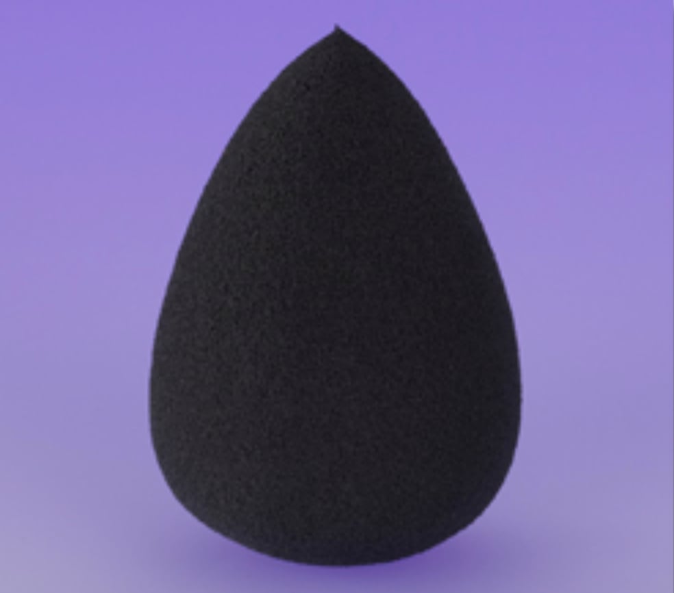 BLACK TEARDROP BLENDING SPONGE Keesh Galore Beauty