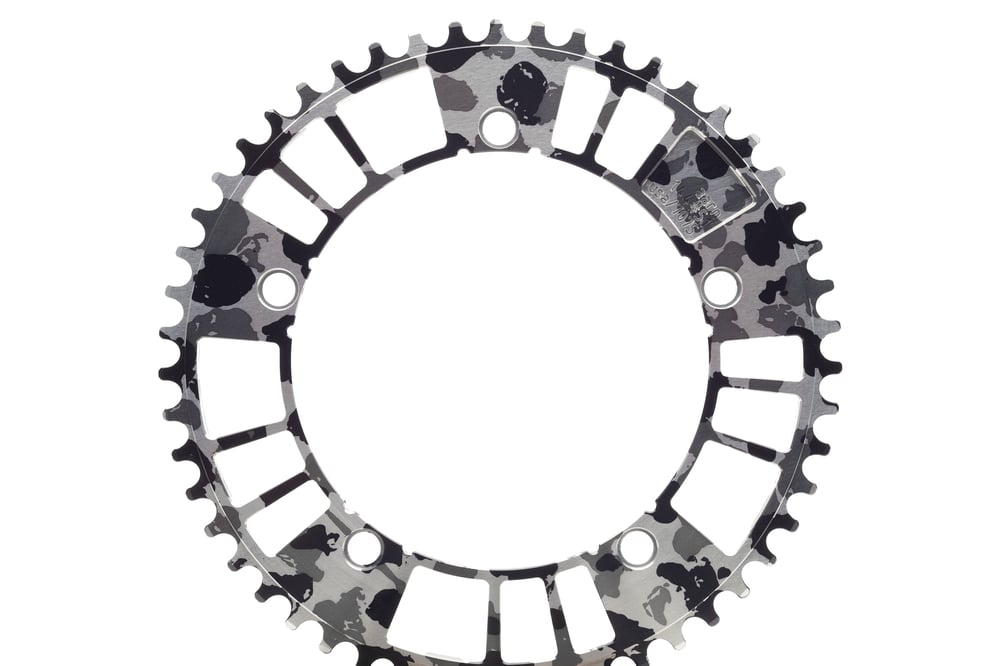 144#47/49/51/53/55 B&W Camo Track Chainring (144BCD//47/49/51/53-Tooth)