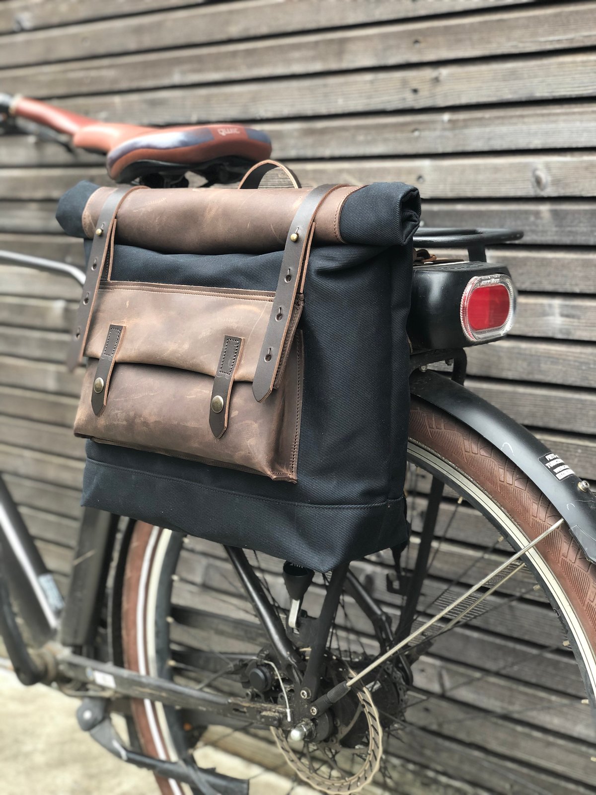 Amazon.com : RAW HYD Leather Bike Handlebar Bag – Durable Bike Bags for  Bicycles – 9.4” x 4.5” Bike Bag for Use as Bike Frame Bag or Bicycle  Handlebar Bag – Bike