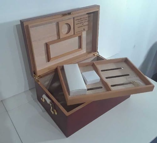 Image of Humidor by Edin Gutierrez