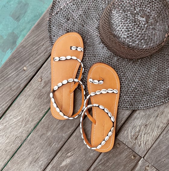 Image of The Seashell Sandals - Black
