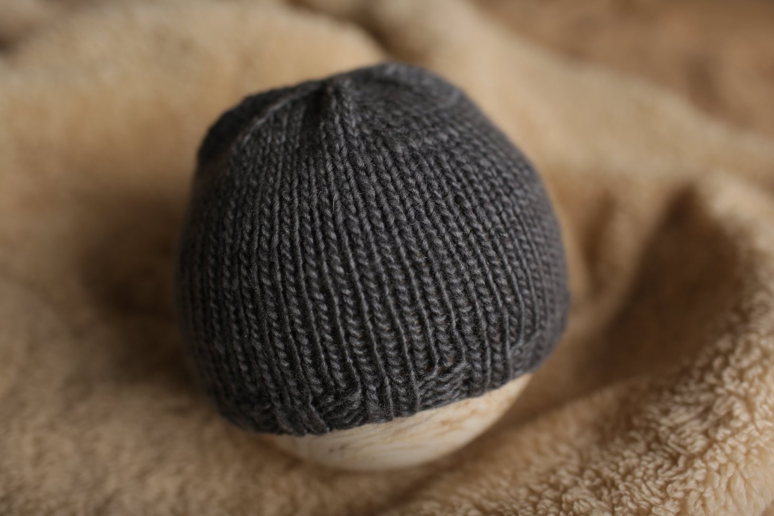 Image of Simple Knit Beanie (dark gray)