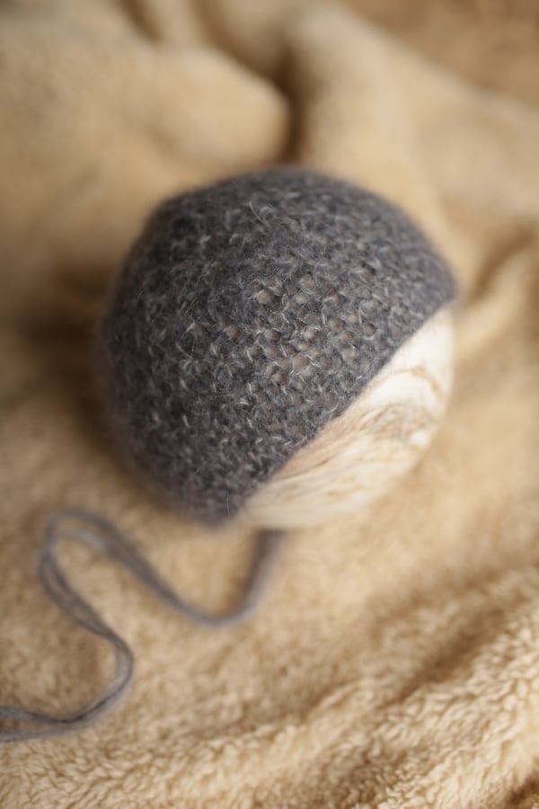 Image of Simple Mohair Textured Bonnet (dark gray)