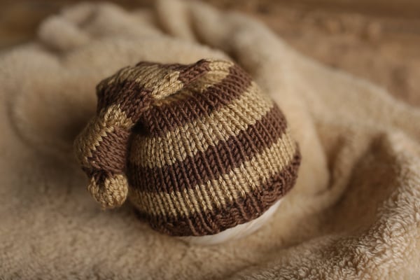 Image of Simple Stripe Knit Knot Cap (chocolate)