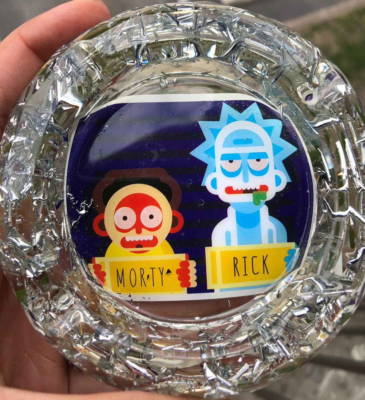 Image of robo rick and morty ashtray with silver flakes