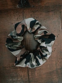 Camo scrunchie