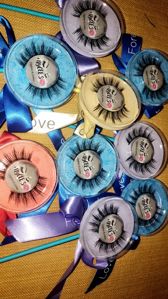 Image of Long Natural Lashes