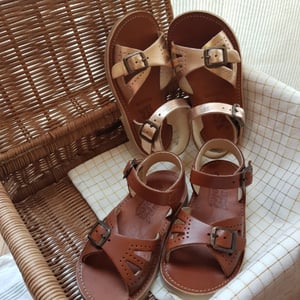 Image of PEARL SANDAL CHESTNUT BROWN LEATHER | BABY