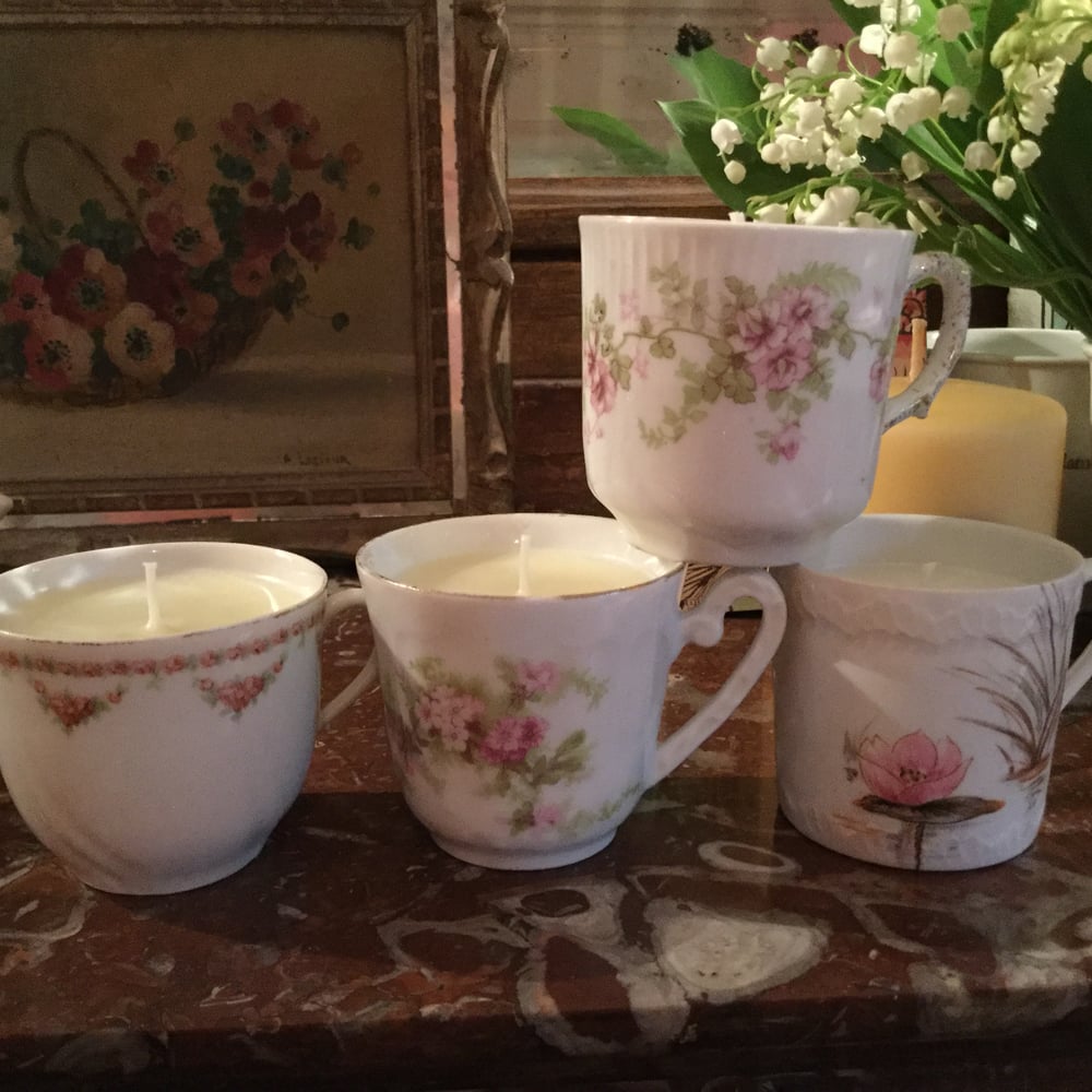 Image of Ensemble de 4 bougies tasses à café en cire végétale délicatement parfumées 