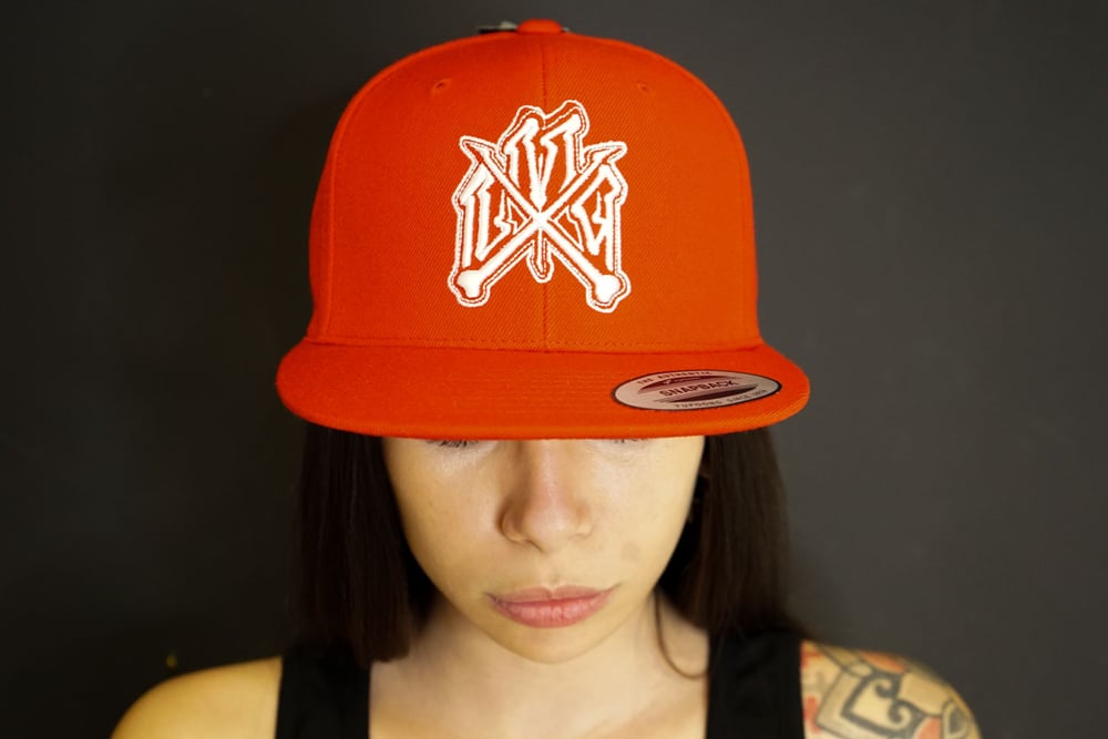 SNAPBACK NO MORE PAIN TATTOO 