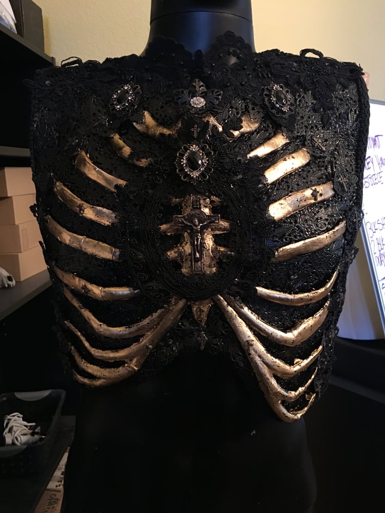 GILDED SORROWS - Rib cage chest piece / MM FABRICATIONS