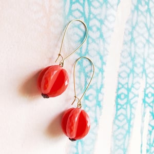 Image of Vintage Lucite Earrings - Fluted Peach Drop