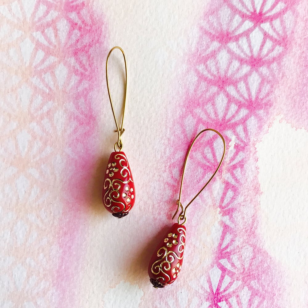Image of Vintage Lucite Earrings - Red and Gold Floral