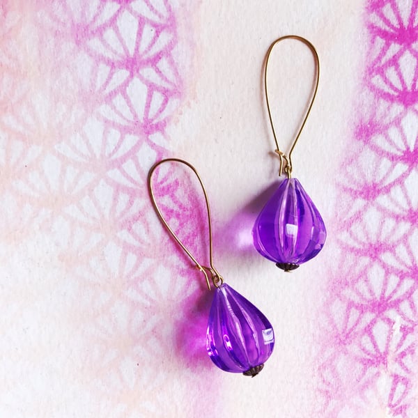 Image of Vintage Lucite Earrings - Purple Teardrop