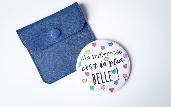 Image of Miroir "Ma maîtresse c'est la plus belle" + pochette en cuir bleu