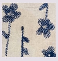 Image 3 of Tissu: Fleurs encrées