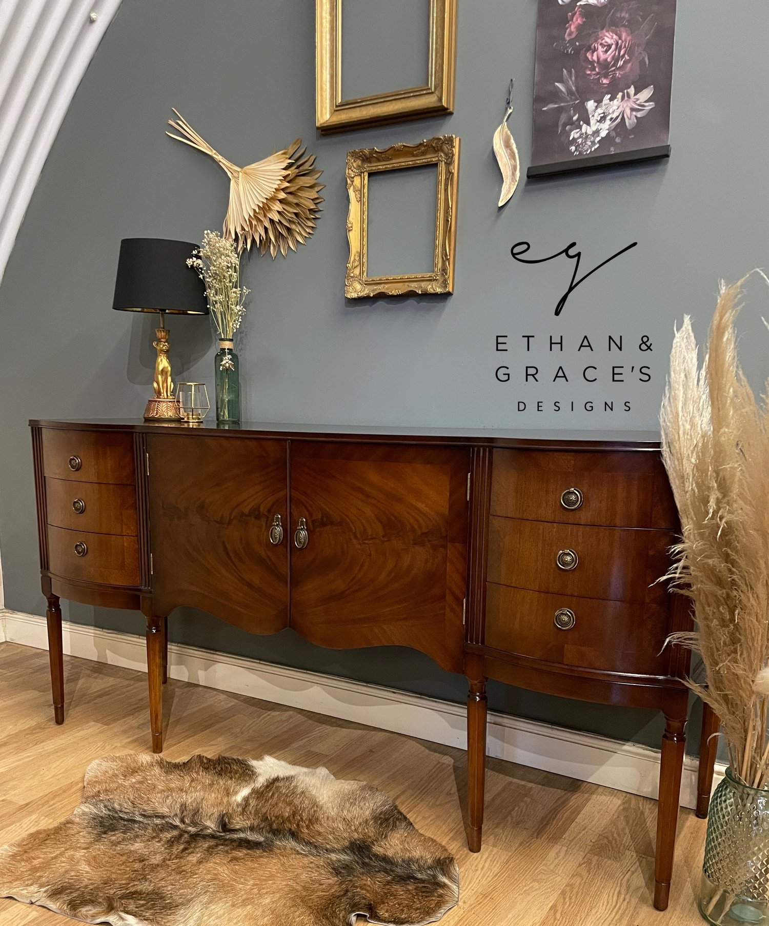 Image of Stunning mahogany sideboard 