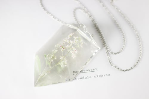 Image of Meadowsweet (Filipendula ulmaria) - Chunky Statement Prism Necklace #1