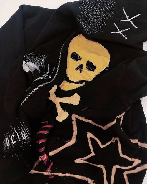 Image of ALMIGHTY HOODIE (BLACK)