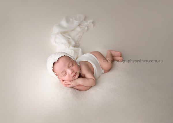 Image of Newborn Photoshoot - 24 hour offer
