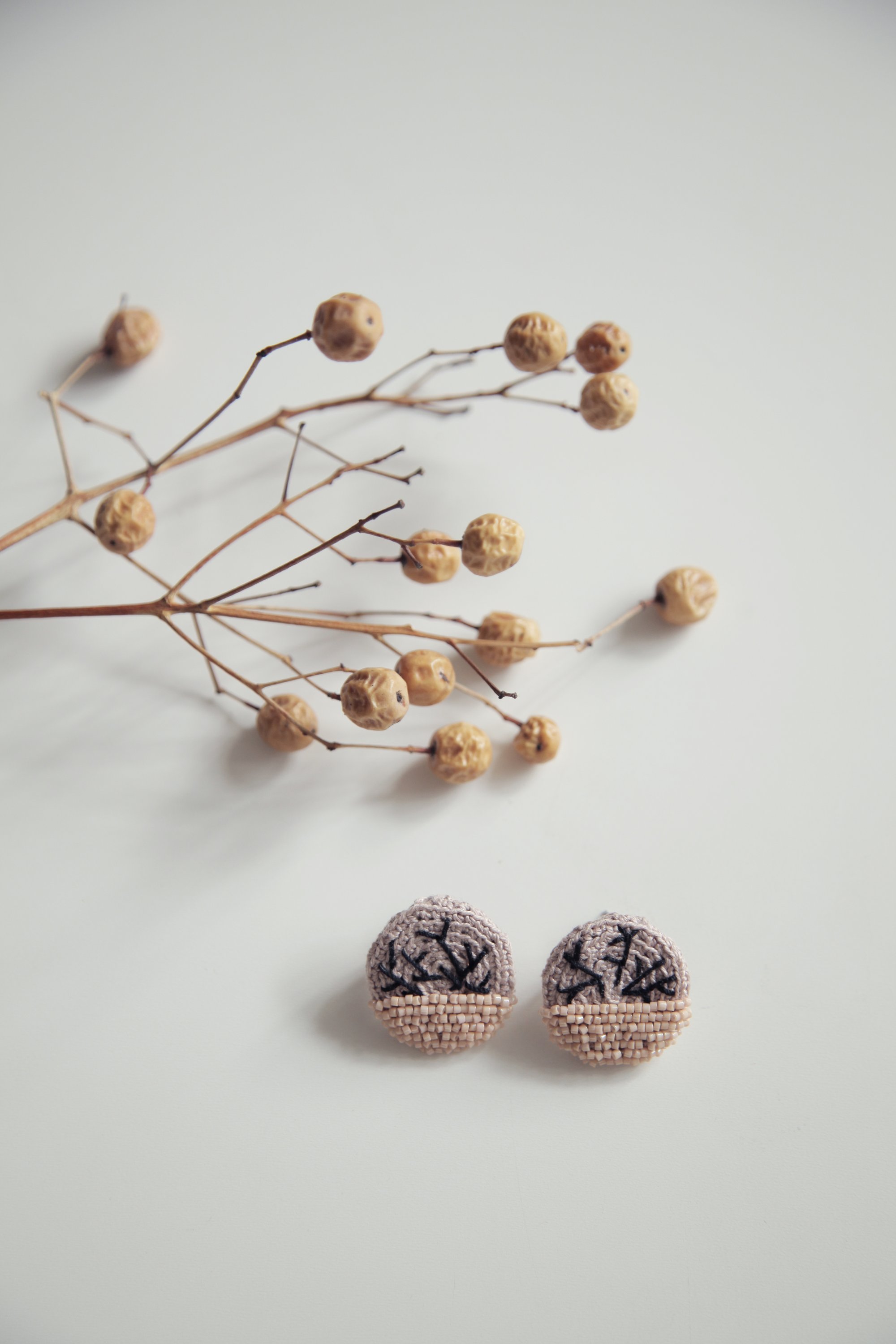 Image of Veneto Walls - round stud earrings