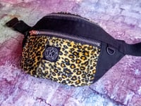 Image 3 of HIP BAG "yellow leopard"
