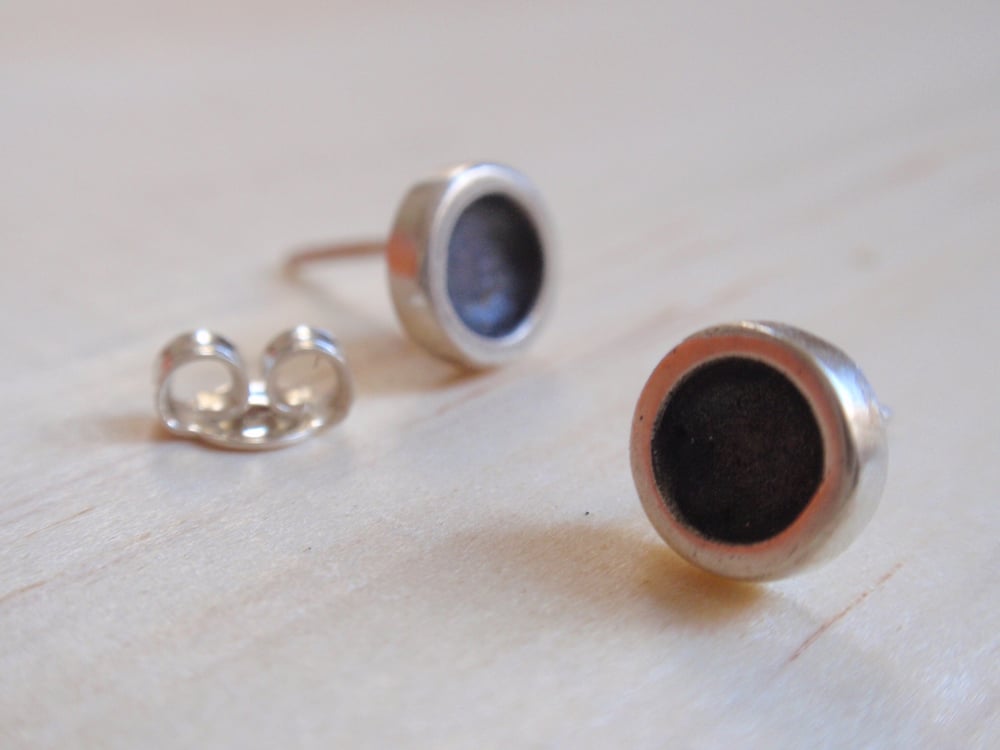 Image of Black Tiny Circle Stud Earrings
