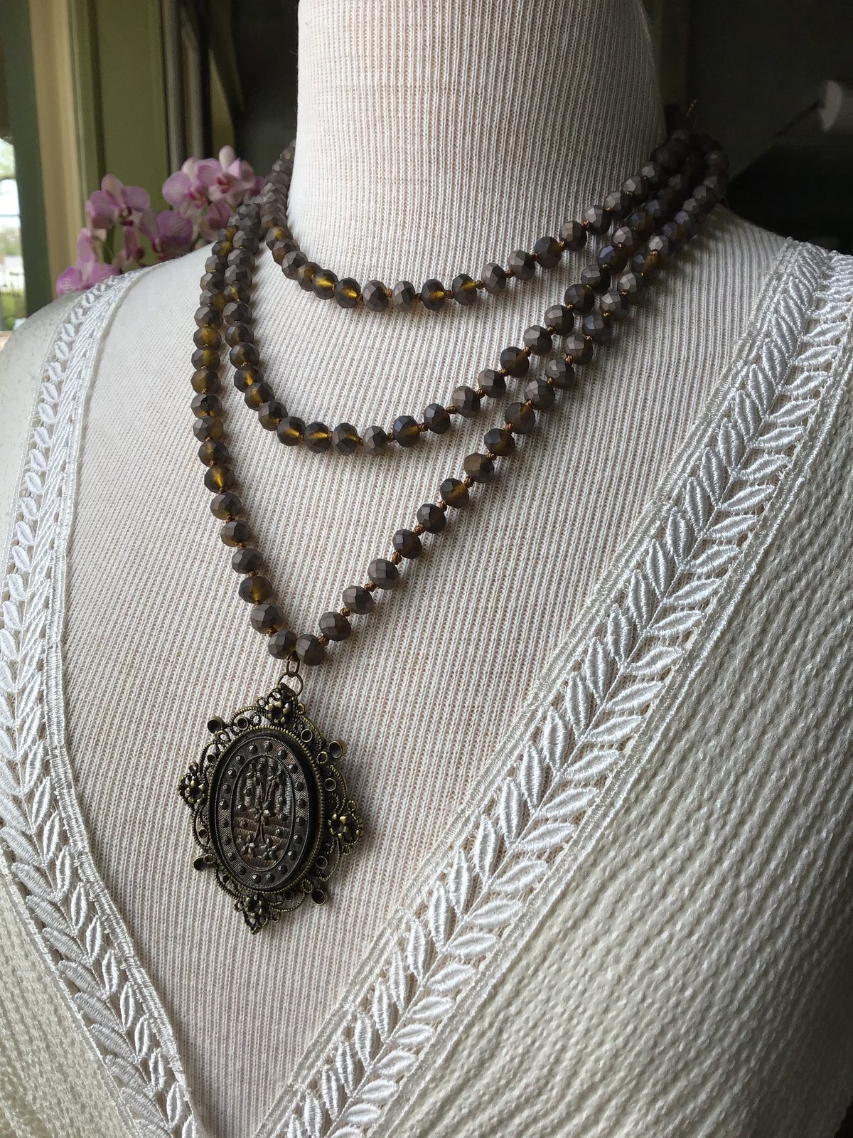 antique glass pendant necklace