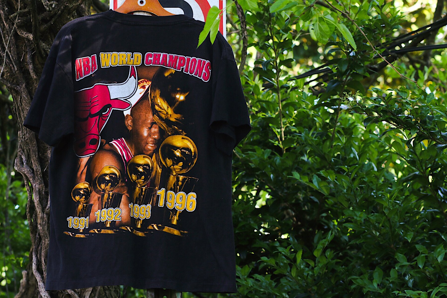 Vintage 1996 Chicago Bulls NBA World Champs Rap Tee T-Shirt