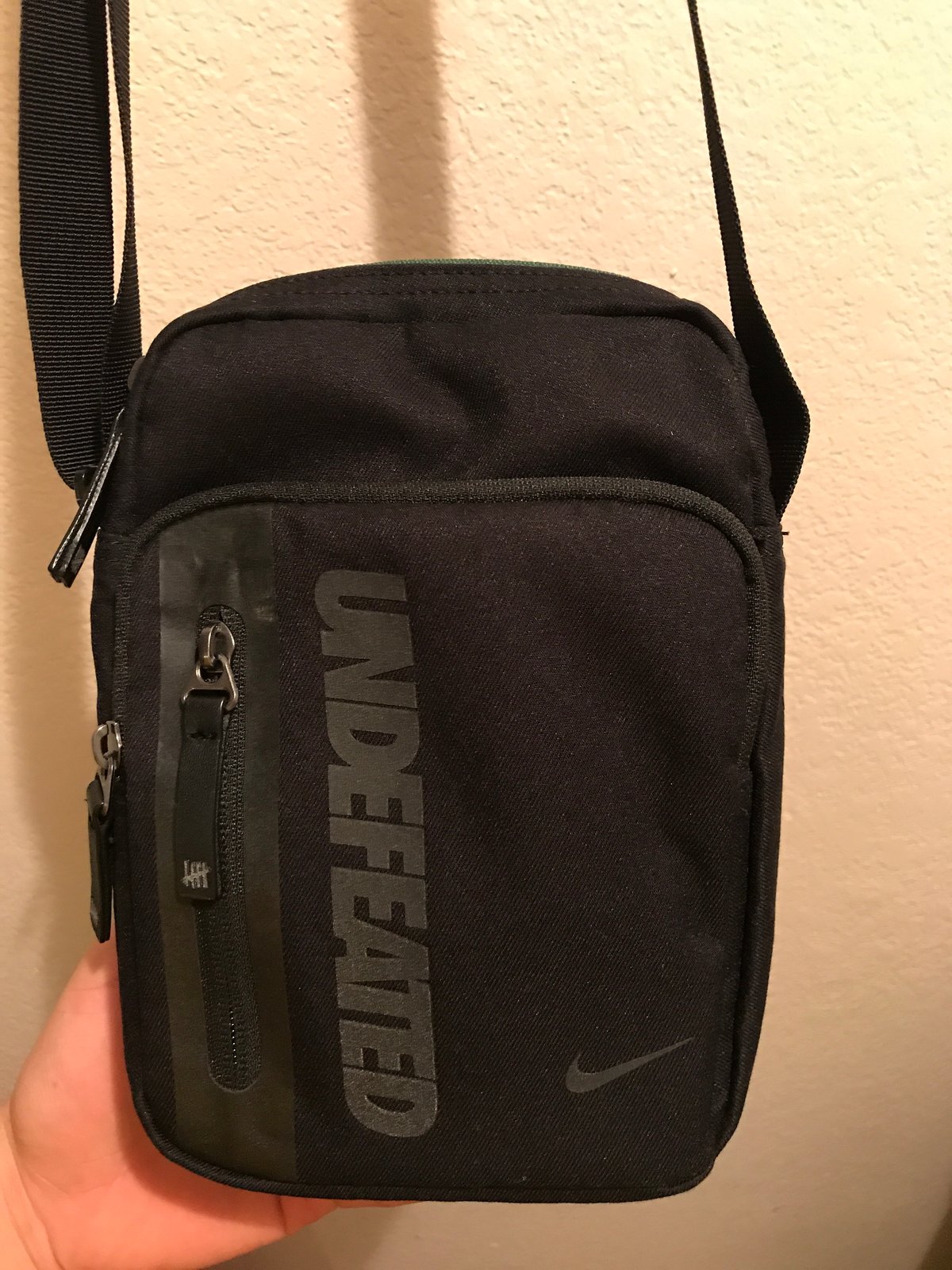 nike undefeated shoulder bag