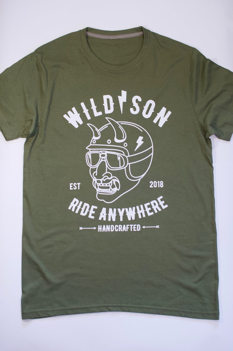 Image of Camiseta verde militar modelo Demon Rider ilustración delante