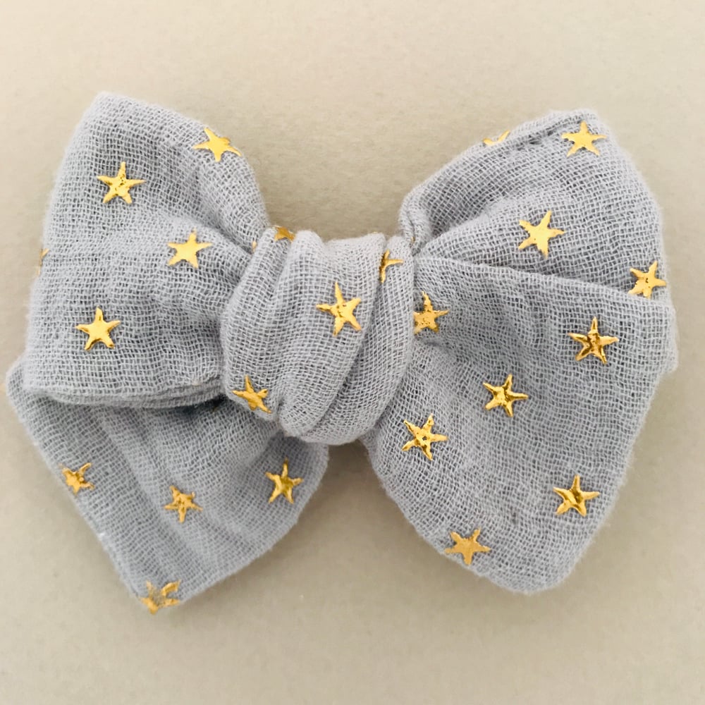 Image of Barrette double gaze grise étoiles dorées