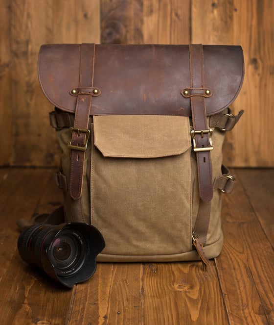 Image of PRE-SALE - CAMERA TRAVEL BACKPACK