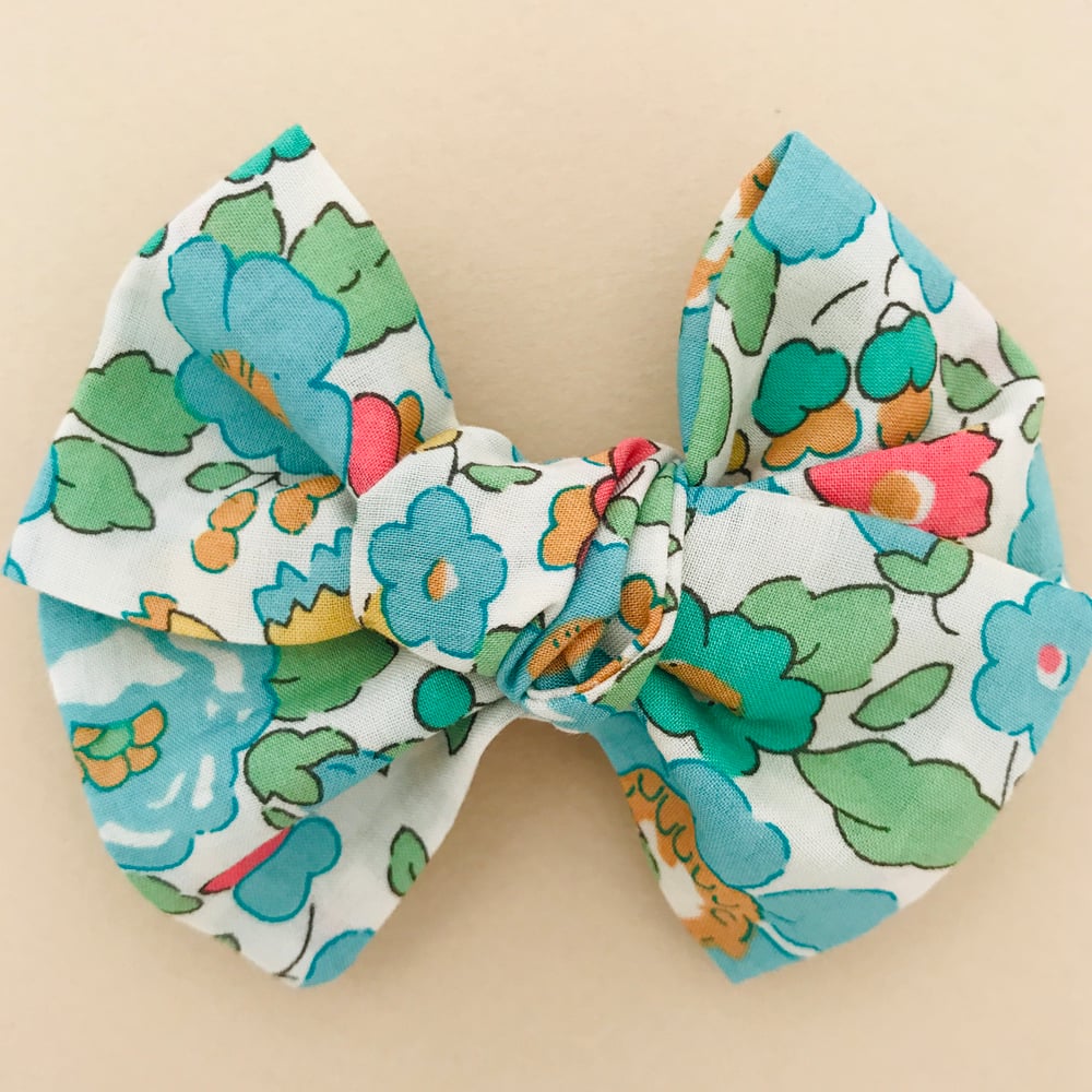 Image of Barrettes, bloomer & petite jupe Liberty Betsy vert