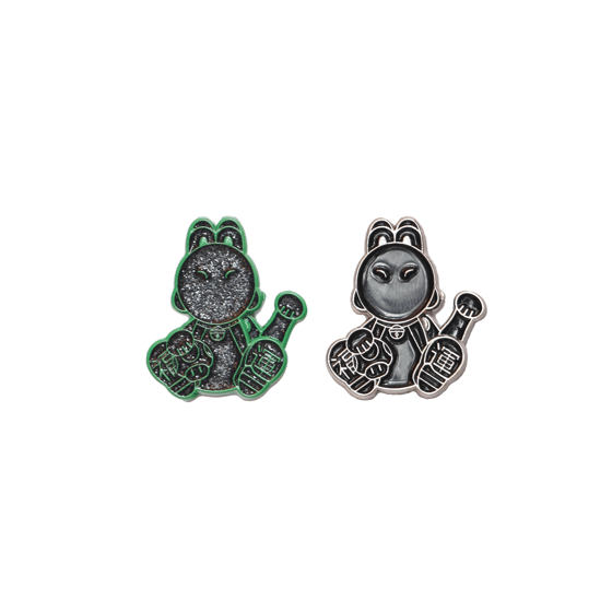 Image of 'MANEKI YOSHI' SLIDING PIN !